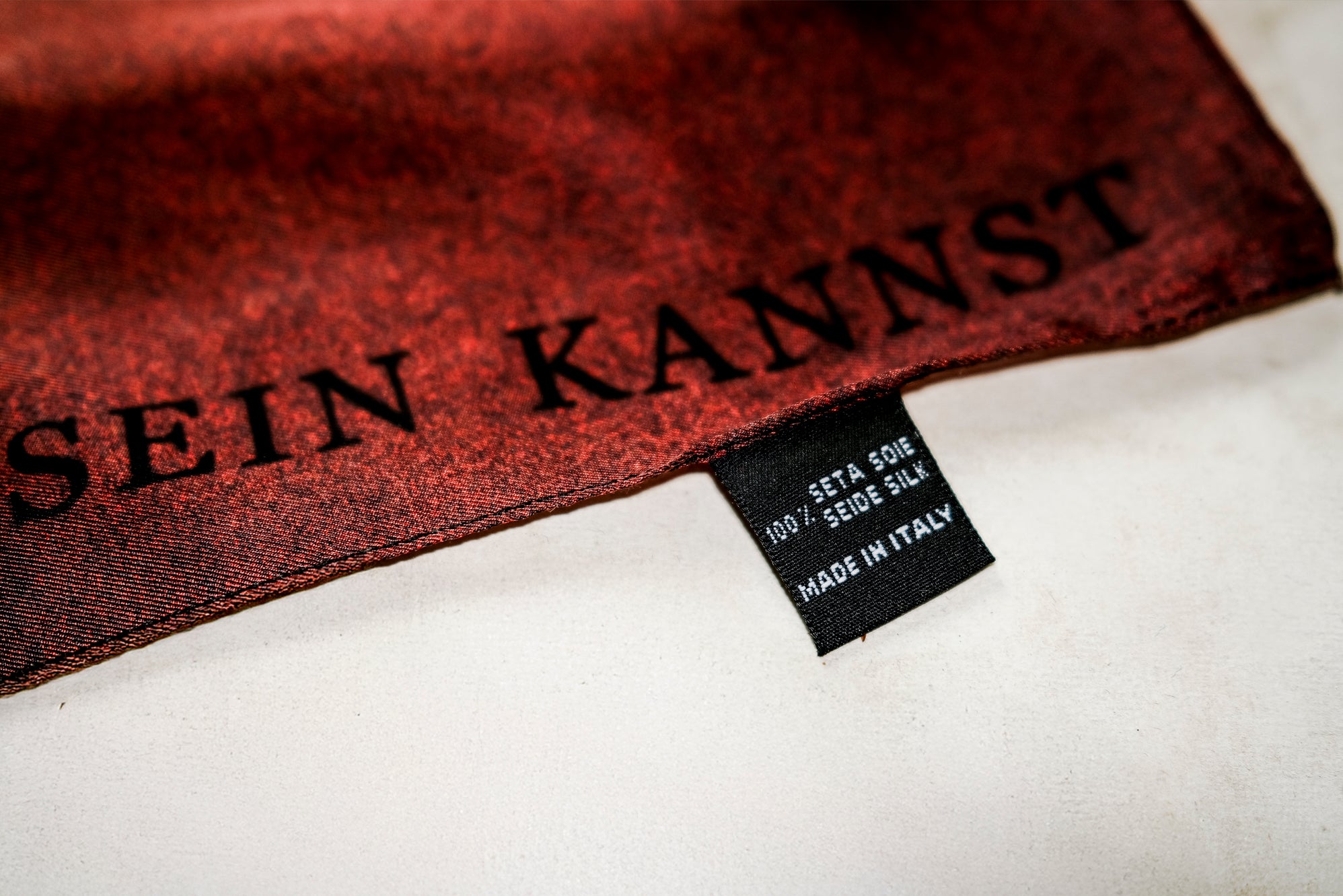 Kollektionen → AMA x Puria Safary – Limited Silk Piece